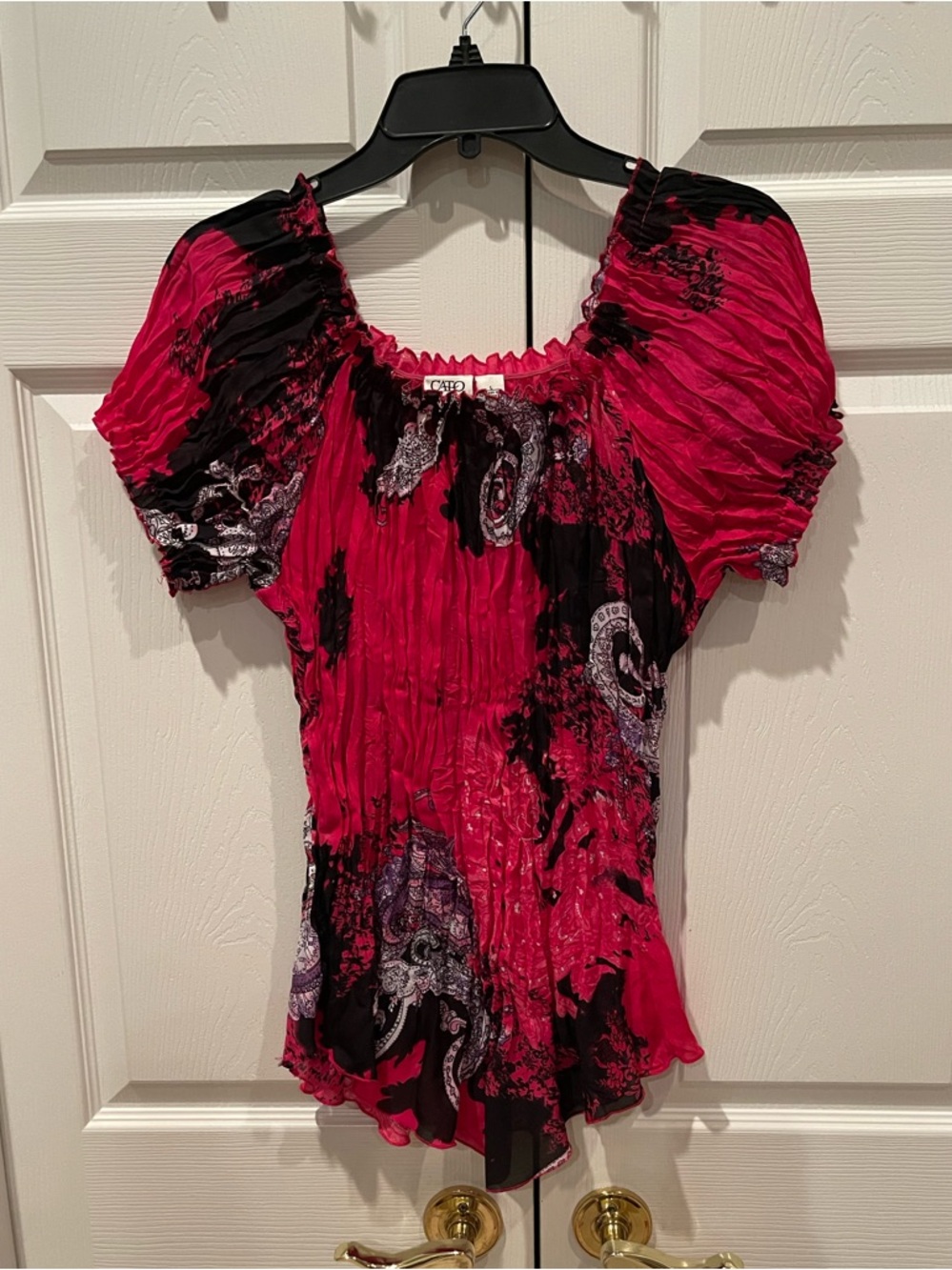 Fuchsia & Black Paisley Puff-Sleeve Blouse